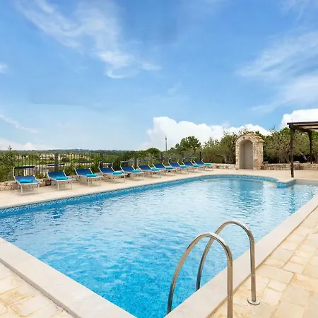 فيلة Trullo Girasole ألبيروبيللو
