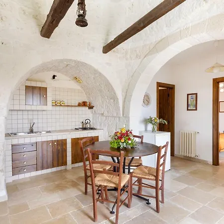 فيلة Trullo Girasole ألبيروبيللو